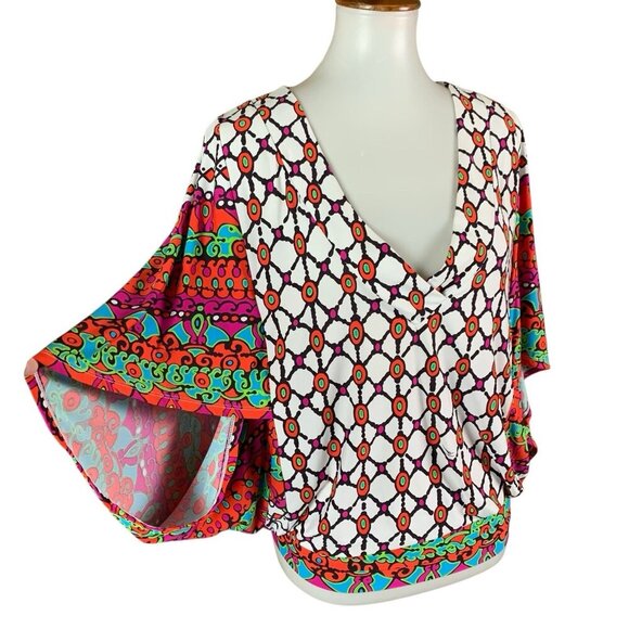 Trina Turk Geometric Print V Neck Short Sleeve Blouse Boho Retro Top Small Swim - Picture 2 of 4